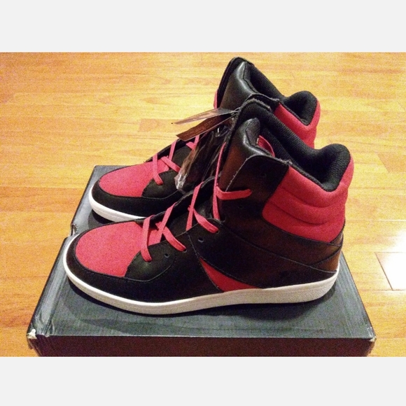 Rocawear Renaissance Designer Sneakers Black and Red Rare Sz. 10 Vintage DS New - Picture 3 of 13